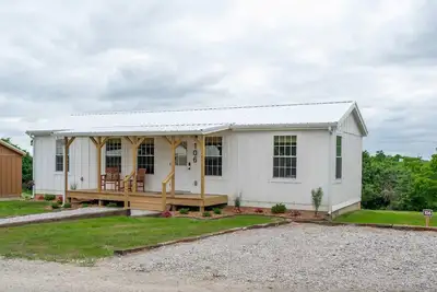 Image de Lodge 106 at Eden Reserve—Safari Cabin Near Ark