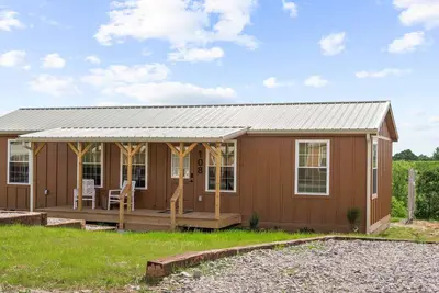 Image de Lodge 108 at Eden Reserve—Safari Cabin Near Ark