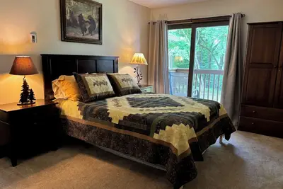Beautiful 2-Br 2. 5-Ba End Unit Townhome at Quechee Lakes