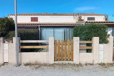 Image de Pavillon Situé en Face de L'étang et à 15 min à Pied de la Plage