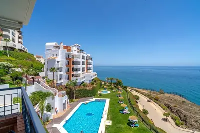 Image de Appartement de vacances Torrox Costa pour 1 - 5 personnes avec 3 chambres à coucher - Appartement de