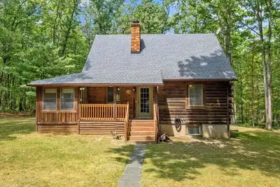 Image de Family Friendly Log Cabin Nestled in Blue Ridge Foothills