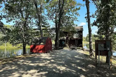 Image de 3 bedroom 2 bath sleeps 6 comfortably with the option of 8 on a dual twin daybed