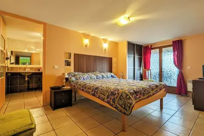 Lamalou les bains, Joli F2 38 m2, Pmr, en Rez de Chaussée, à 200 m des Thermes