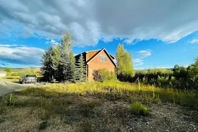 Image de Granby cozy mountain house. Perfect getaway for families and friends!