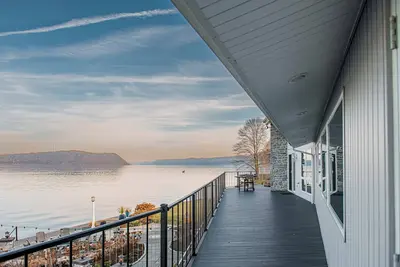 Image de Rivers Edge• Unique Kids Playroom + Stunning Water Views + Hot Tub