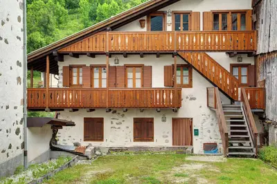 Image de Appartement 'Casa San Giovanni 2 A Vinigo' avec vue sur les montagnes, balcon et Wi-Fi