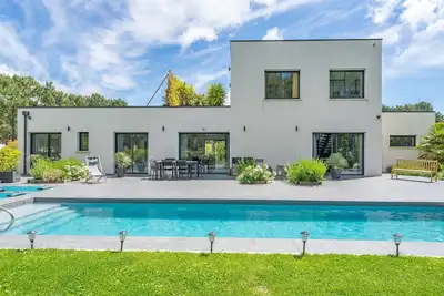 Image de Maison de campagne \"La Lagune\" avec piscine privée, terrasse privée et Wi-Fi