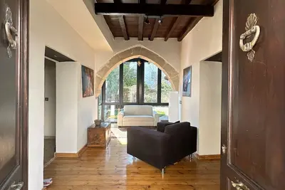 Image de A traditional Cypriot house with an inner garden at the heart of Kyrenia.