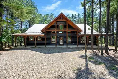Image de Between The Pines Cabin