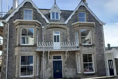 Image de 1 bedroom flat with kitchen and bathroom, private entrance & off street parking