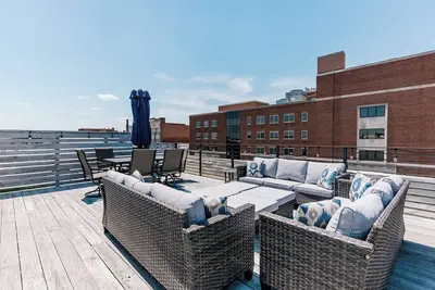Image de Best loft in town with fabulous location and roof top deck