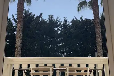 Image de Parc Borely-Plages: Appartement, terrasse ensoleillée, calme, espace, climatisé.