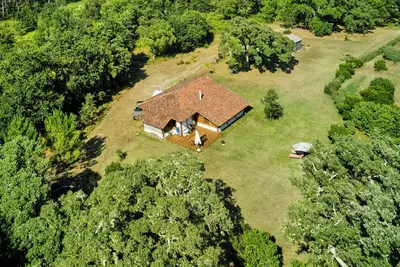 Image de Maison landaise rénovée avec terrain dans zone naturelle à 5 min des plages
