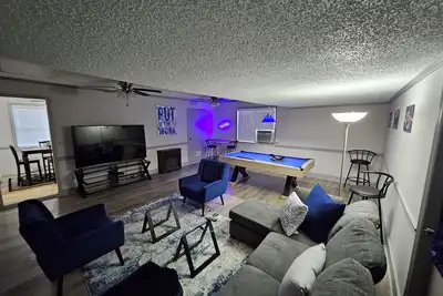 Image de Hidden Gem - 3bd, 2fb w/Jacuzzi + Pool Table