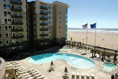 Spacious Oceanfront 1-Bdrm Condo