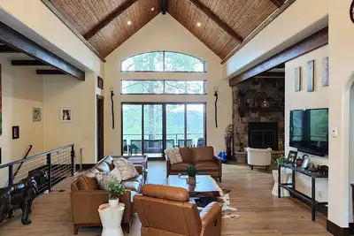 Image de Beautiful spacious mountain home 15 minutes from downtown Durango