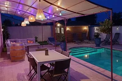 Image de Maison de village avec piscine