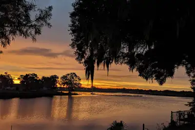 Image de Almost Heaven, \nperfect lake front property\n