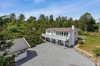 Image de Magnifique maison à Fjell avec WiFi