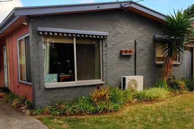 Image de Seashells by the Sea Shore - 7 Min Walk to Rosebud Beach, Newly Renovated Haven