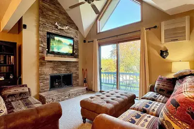 Image de Not Your Everyday Mini Chalet, foot of Holiday Valley Resort! Walk to Downtown