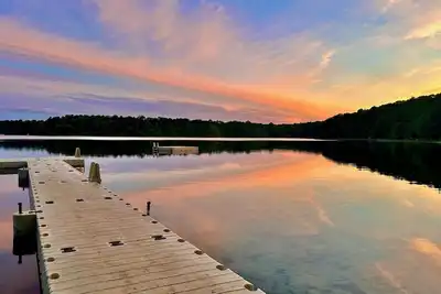 Image de Luxurious Seaside Serenity Walk to Lake with Beach for Sup, Kayak, Swim