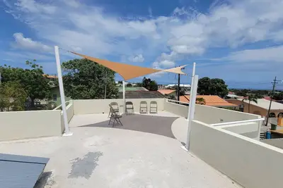 Image de Cozy luxurious centrally located home. \nClose to the beach and downtown.