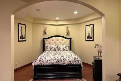 Image de Cozy & Spacious Basement Getaway Near St. Charles & Geneva in upscale Wayne, Il