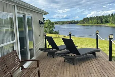 Image de Private Waterfront Getaway