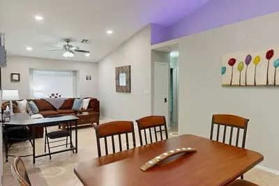 Image de 971 sf 2 Bedroom 2 Bath Townhouse 3 mi to Westgate