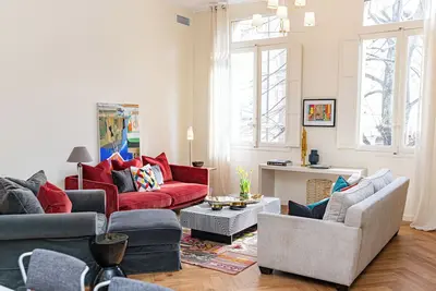 Image de Avignon Centre • 3 chambres • 2 Salle de Bains • Climatisation • 1 min Palais