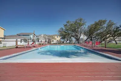 Image de 3 bedroom 2 bath cottage - pet friendly - community pool