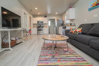 Image de This cottage is a 2 bedroom(s), 2 bathrooms, located in Rockport, Tx.