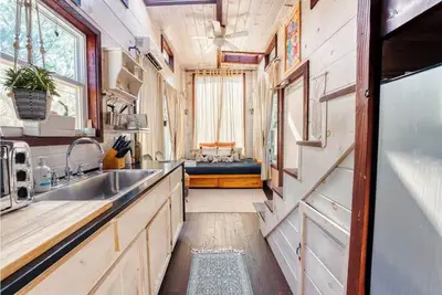 Image de Tiny House On 5 Acres 20 min from Downtown Austin