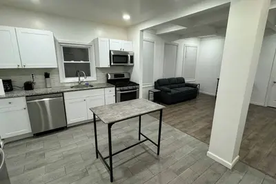 Cozy Newark, 3 bedroom, 2 bath near Nyc.