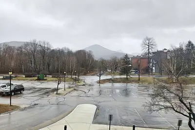 Image de G203a By Loon Res\/Hotel room, in-rm jet tub, pool\/hot tub, near South Peak.