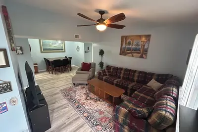 Premier Location - Uf / Shands / Gainesville. Closest Condo to Campus!