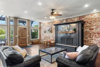 Image de Laketown Lodge (Sleeps 30+)