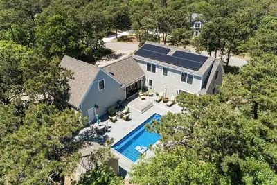 North Truro - Tax Free! Heated inground pool. Walk to bus. Central A/C.