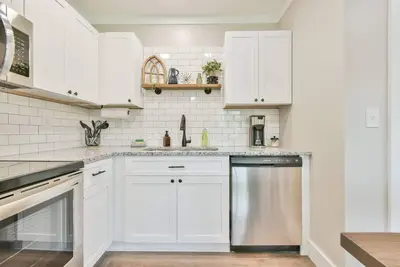 Image de Modern Minimalist Suite 101