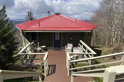 Image de Chalet @ Snowshoe, Kings, Hot Tub, Western Views!