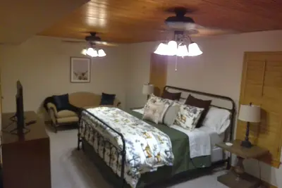 Image de Charming Lodge in Poth, Tx