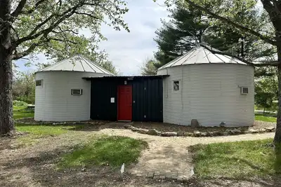 Image de Large Grain Bin Cottages