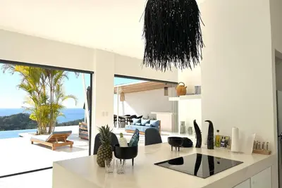 Image de Enjoy the incredible ocean and jungle views at Casa Canope!