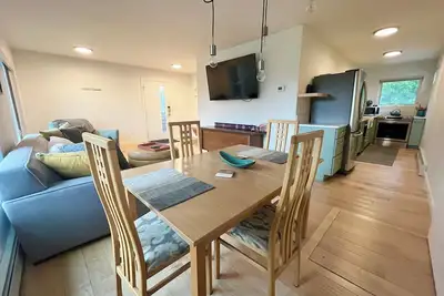 Image de The Lagoon Loft is the ultimate urban retreat! \ndowntown + lagoon + trails