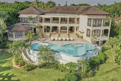Image de Gorgeous 8 Bedroom Villa with an Infinity Pool Overlooking Casa De Campo