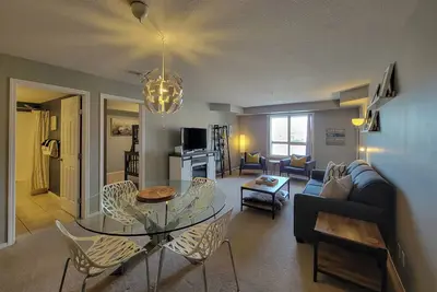 Image de Cozy Invermere Condo by the water