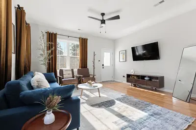 Image de New and Modern Home Mins from Dt Raleigh