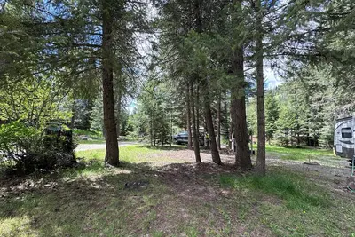Image de Back Country Getaway. Complete 30/50 Rv Site.